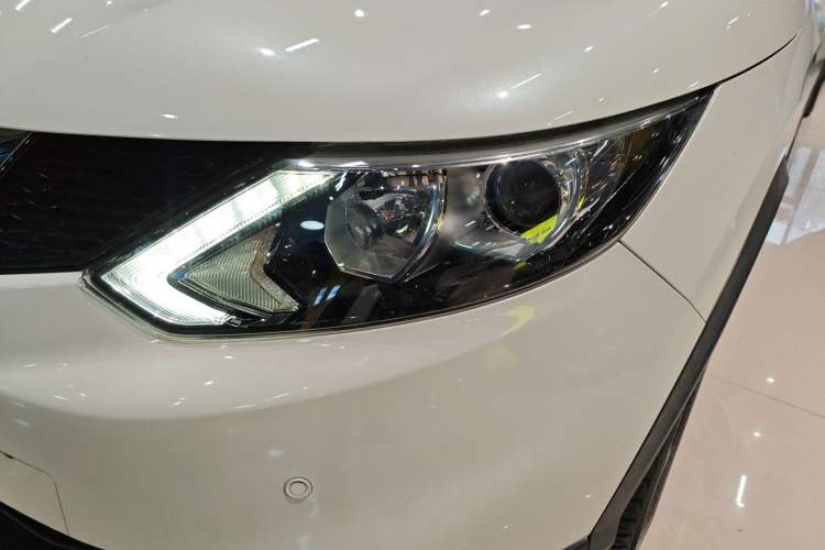 Used Nissan Qashqai 2017 2.0L CVT Luxury Edition China V Standard Left Front Headlight