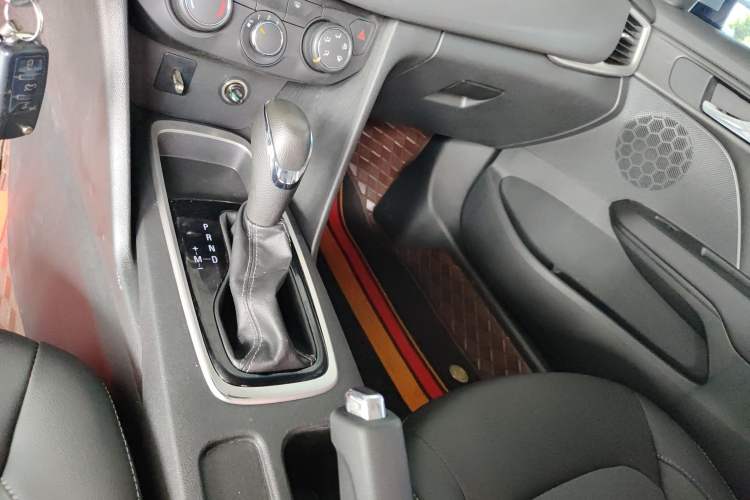 Used Chevrolet Cavalier 2016 1.5L Automatic Xinyue Edition Gear Lever