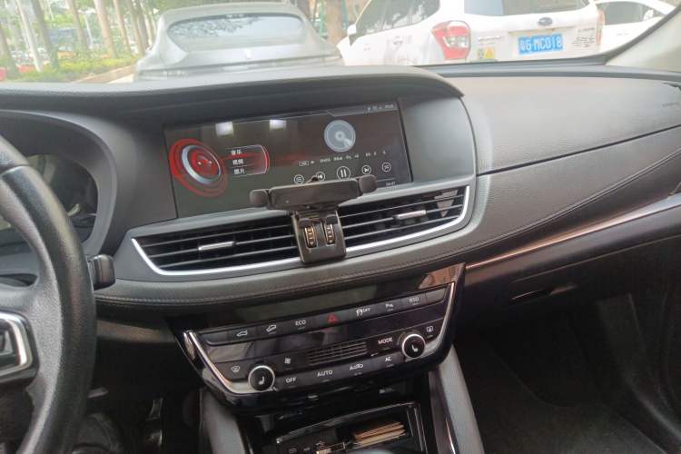 Used BORGWARD BX7 2018 28T Two-Wheel Drive Luxury Version 5 Seats China V Emission Standard