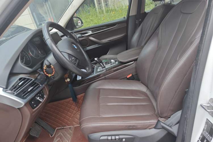 Used BMW X5 2015 xDrive28i
