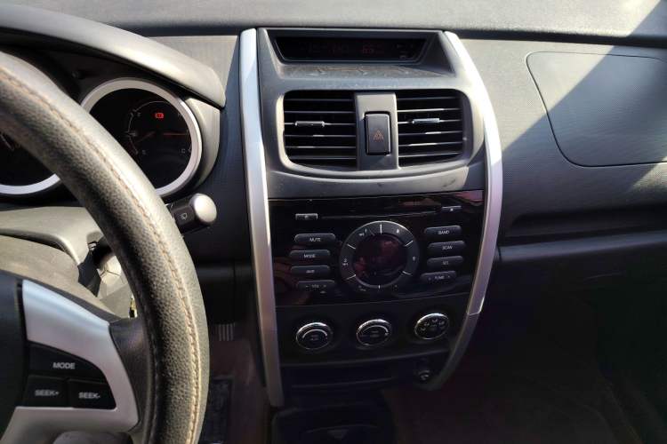 Used Changan CX20 2014 1.4L Manual Sport Version China IV Standard