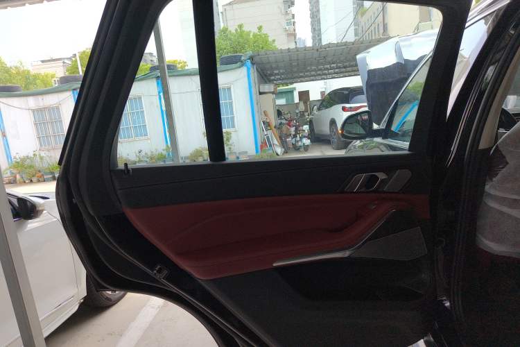 Used BMW X5 2023 xDrive 30Li Luxury M Sport Package