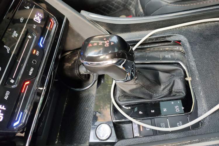 Used Volkswagen Tharu 2021 280TSI Two-Wheel-Drive Luxury Edition