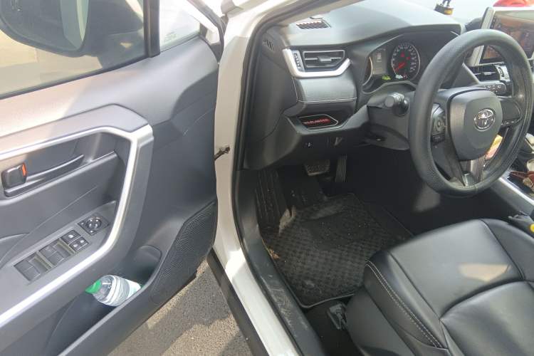 Used Toyota Wildlander 2022 2.0L CVT Two-Wheel Drive Leading Edition
