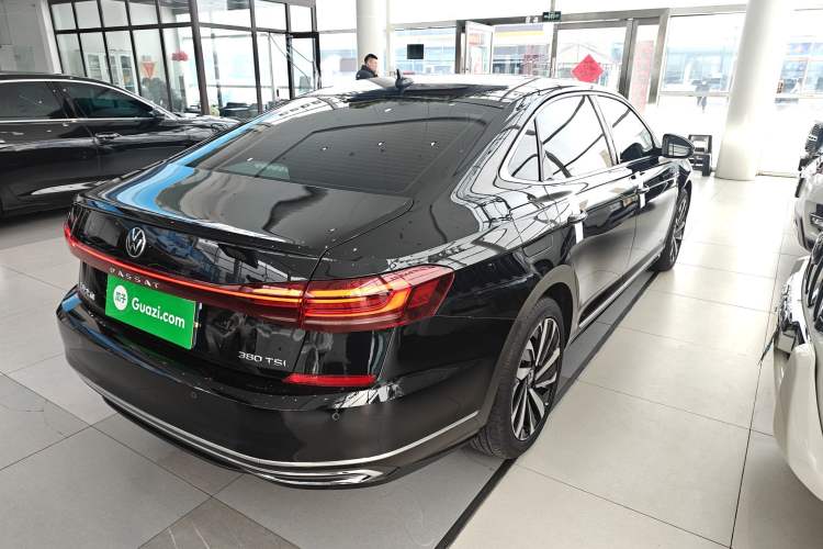 Used Volkswagen Passat 2024 380TSI Dragon Edition
