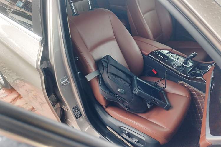 Used BMW 5 Series 2017 528Li Leading Model
