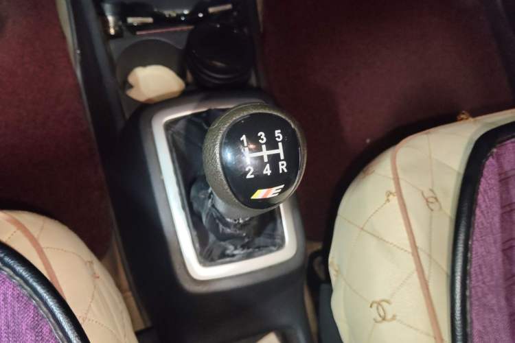 Used CHANGAN OSHAN Olisway 2013 1.4L Manual Jingyue Model
