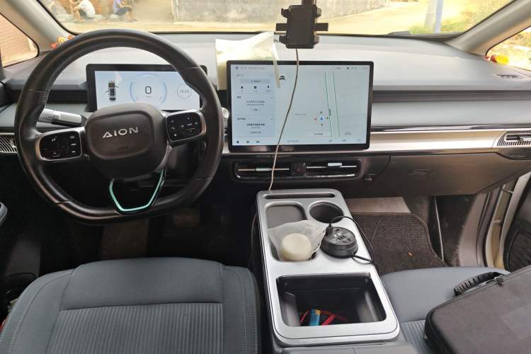 Used AION Y 2022 Plus 70 Enjoy Edition Center Console