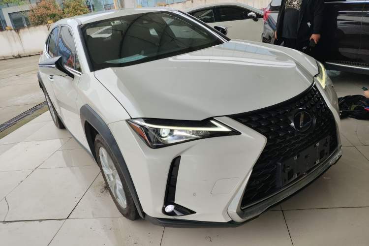 Used Lexus UX 2020 260h Explore & Adventure Edition Front Right 45 Deg