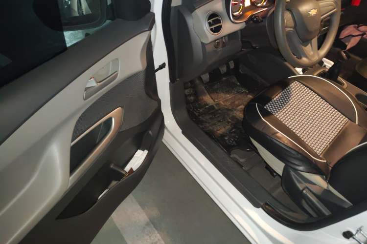 Used Chevrolet Sail 2015 Sail 3 1.5L Manual with Ideal Sunroof Edition