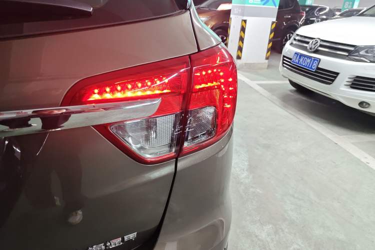 Used Buick Envision 2016 20T Two-Wheel Drive Leading Version Exterior 3