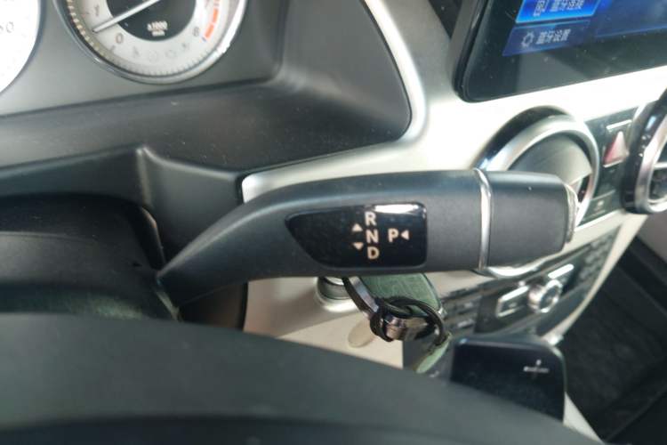 Used Mercedes-Benz GLK-Class 2013 GLK 300 4MATIC Dynamic Sunroof Model Gear Lever