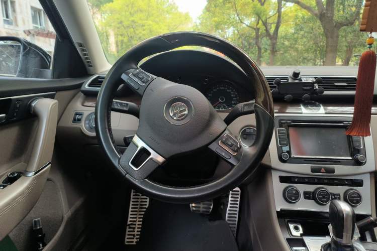 Used Volkswagen Magotan 2015 2.0 TSI Prestige Model Steering Wheel