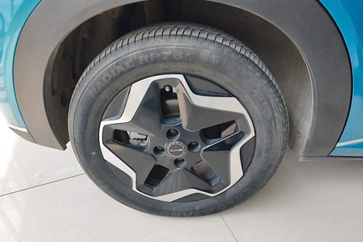 Used BYD Dolphin 2021 405 km Fashion Edition Right Rear Wheel Hub