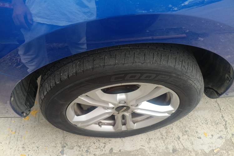 Used Wey VV5 2021 1.5T Two-Wheel Drive Color Pioneer