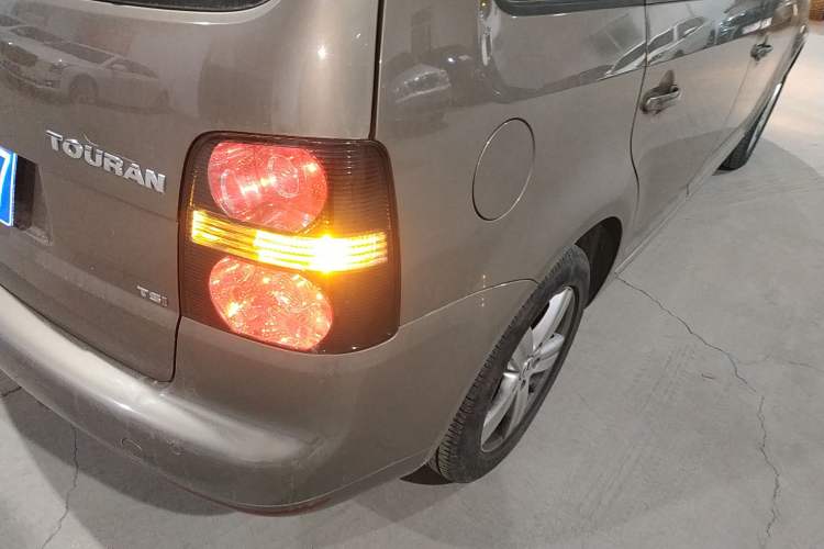 Used Volkswagen Touran 2015 1.4T DSG Comfort Edition 5 Seats