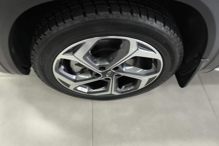 Used Geely Auto Monjaro L 2024 2.0TD DCT EVO Two-Wheel Drive Long-Range Version Left Front Wheel Hub