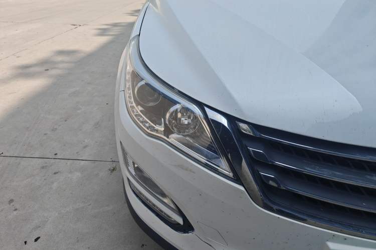 Used Baojun 560 2016 1.5T Manual Comfort Edition Right Front Headlight