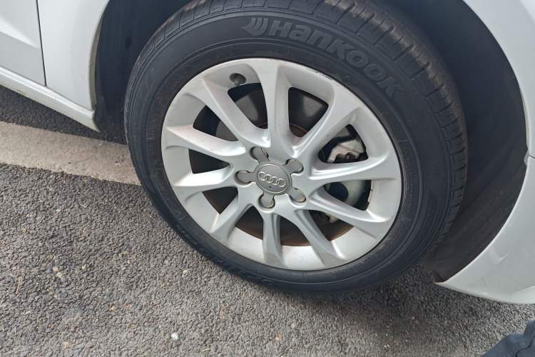 Used Audi A3 2014 Sportback 35 TFSI Automatic Ambition Edition Right Front Wheel Hub