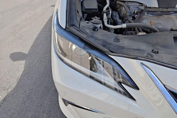 Used Lexus ES 2018 200 Luxury Edition China V Standard Right Front Headlight