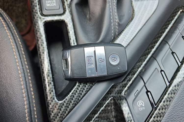 Used Kia KX7 2017 2.0T Automatic Two-Wheel Drive GLS 7-Seater