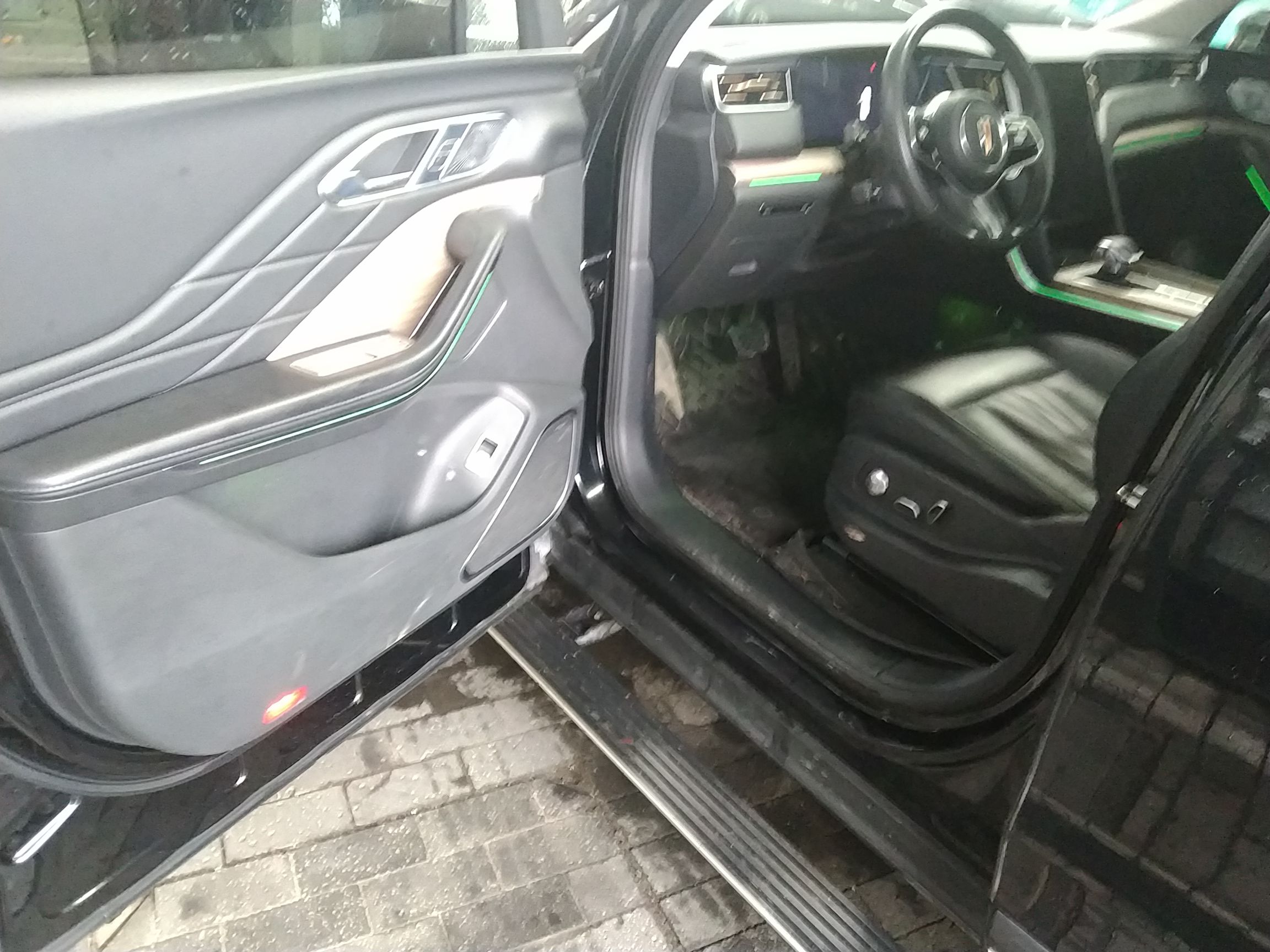 Hongqi HS7 2023 2.0T Automatic All-Wheel Drive Flagship Edition Six Seats — снимка 18