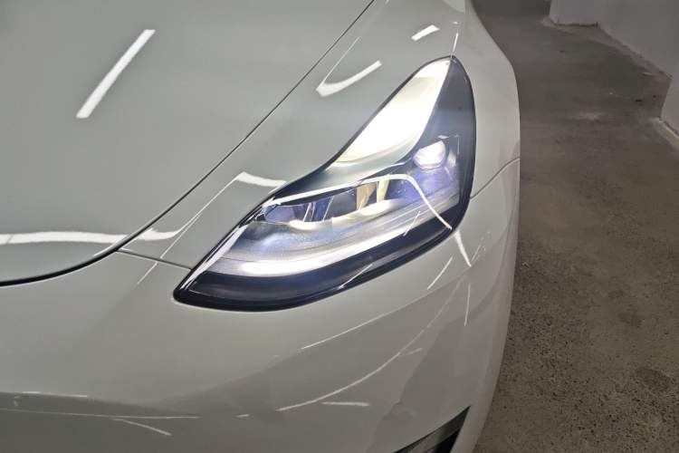 Used Tesla Model Y 2022 Long-Range All-Wheel-Drive Version