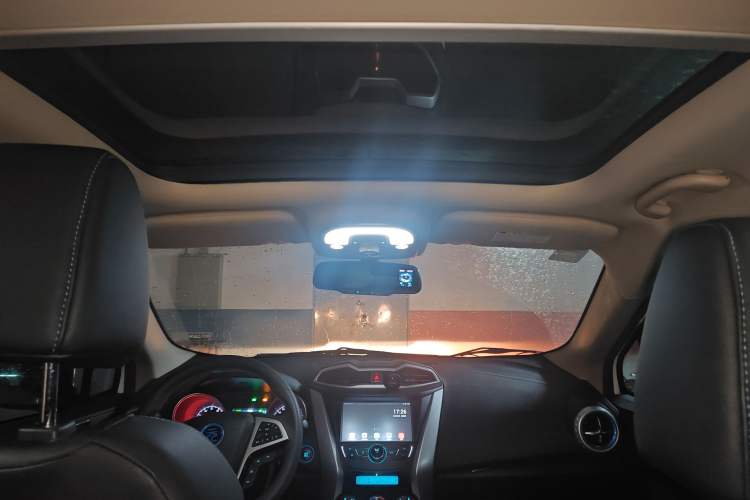 Used BYD Yuan New Energy 2018 EV360 Smart Connected Cool Model