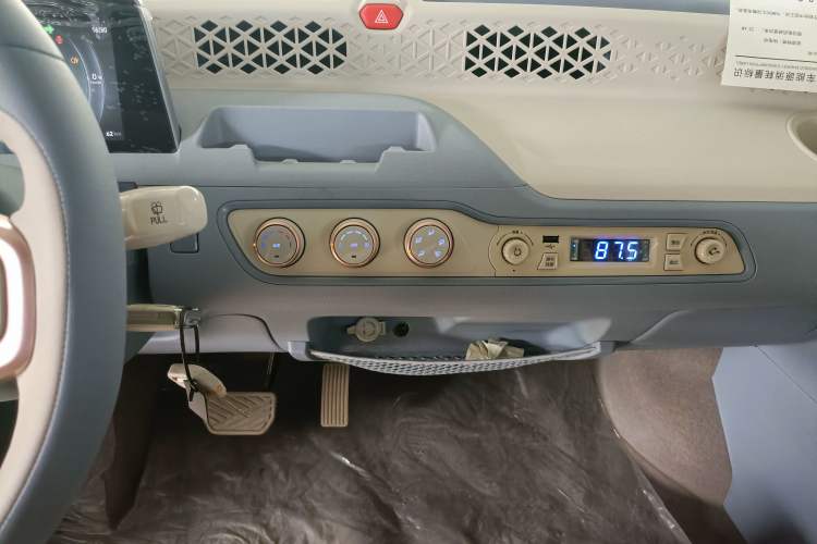 Used Dongfeng Fengon MINIEV 2022 Candy Edition Lightly Sweeted Audio And AC Panel