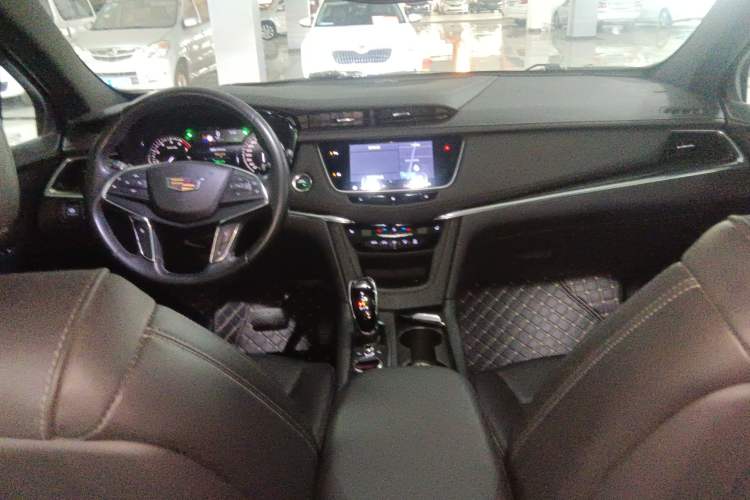 Used Cadillac XT5 2020 28T Luxury Version Center Console
