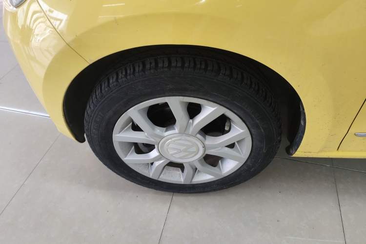 Used Volkswagen up! 2015 1.0L go high!
