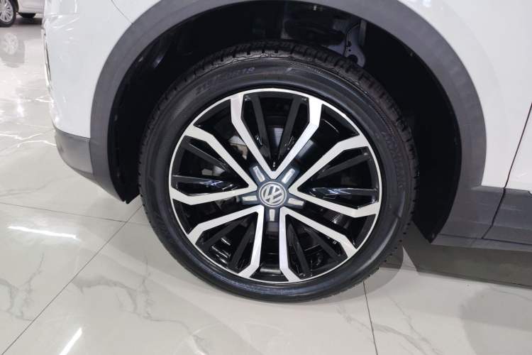 Used Volkswagen T-ROC 2018 280TSI DSG Four-Wheel Drive Luxury Version China V Emission Standard