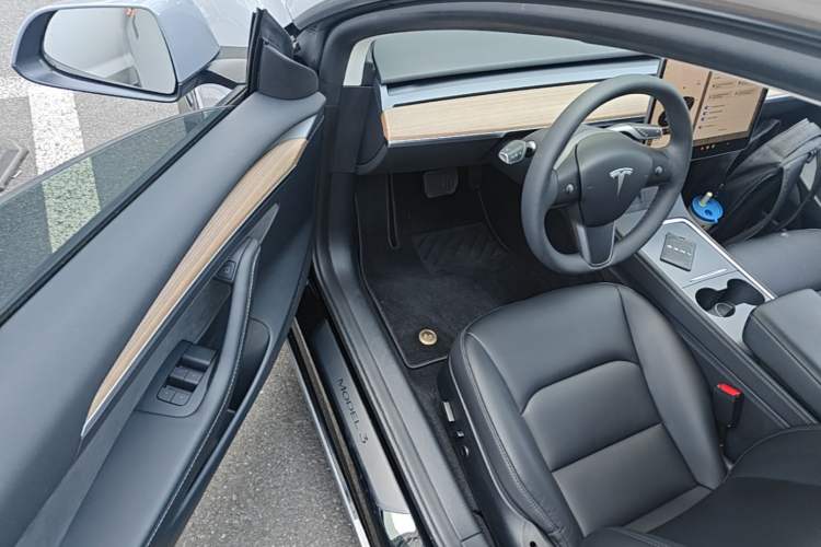 Used Tesla Model 3 2022 Rear-Wheel-Drive Version
