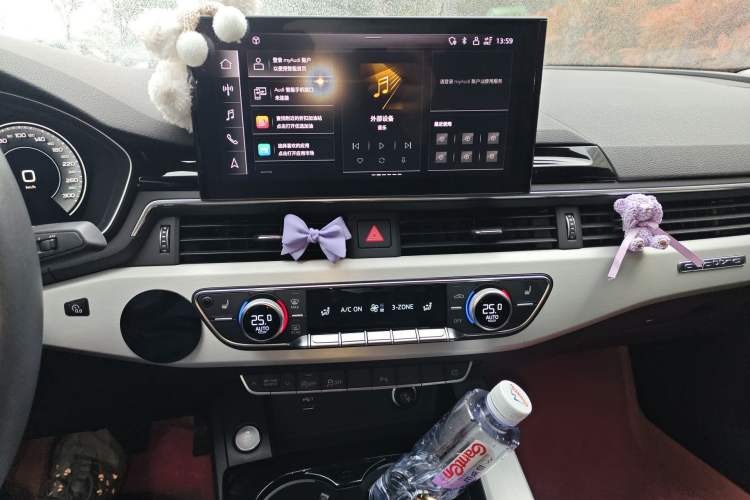 Used Audi A5 2023 Sportback 40 TFSI quattro Luxury Dynamic Edition Audio And AC Panel