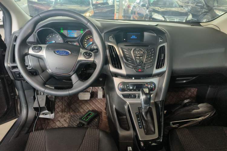 Used Ford Focus 2012 Sedan 1.6L Automatic Fashion Edition