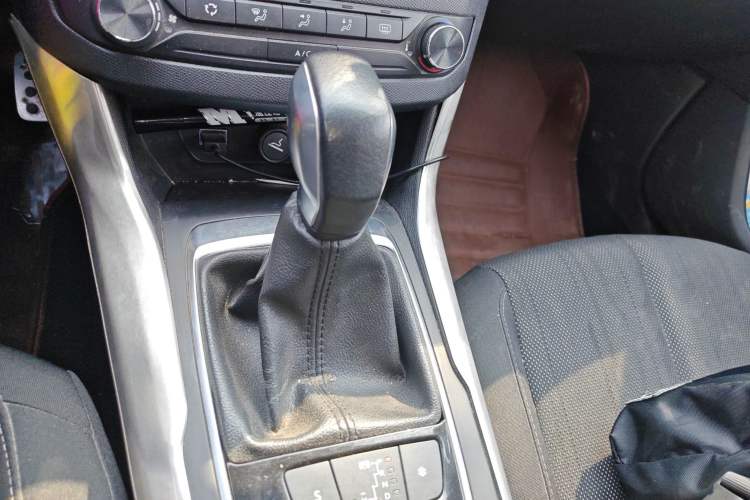 Used Peugeot 308S 2015 1.2T Automatic Shangchi Edition Gear Lever