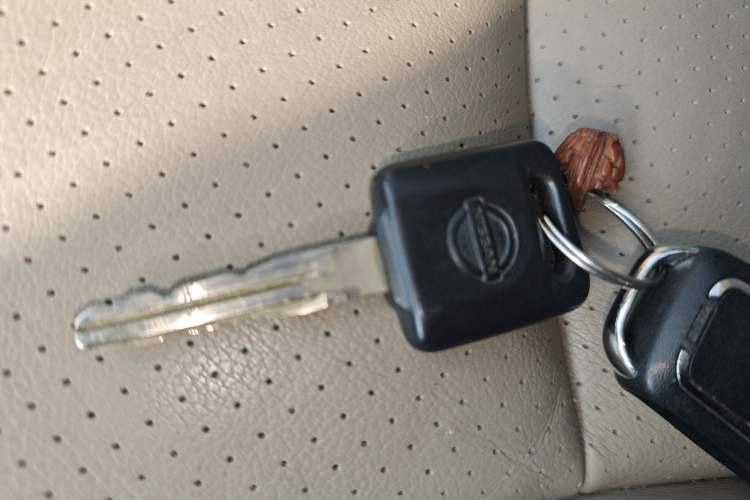 Used Nissan Tiida Sedan 2008 1.6L Manual Smart Version Vehicle Key