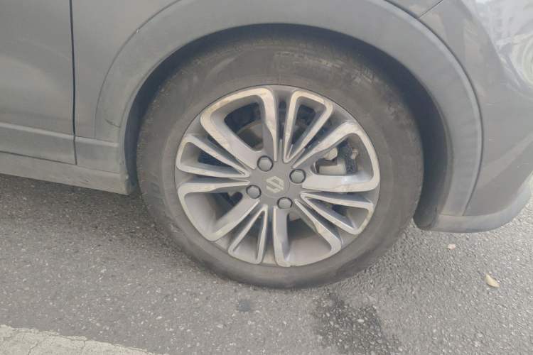 Used Leapmotor T03 2021 400 Lite Edition - Lithium-Ion Battery Right Front Wheel Hub