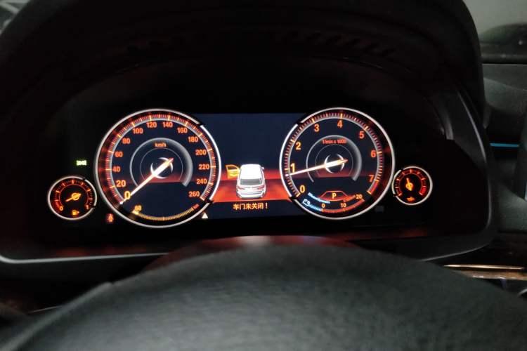 Used BMW X5 2015 xDrive28i
