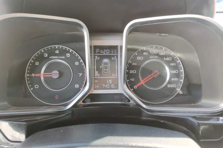 Used Zotye Domy X5 2015 1.5T CVT ZhiXian Model China IV Standard
