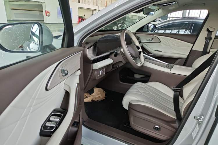 Used EXEED Stellar C-DM 2024 1.5T Long-Range Pro
