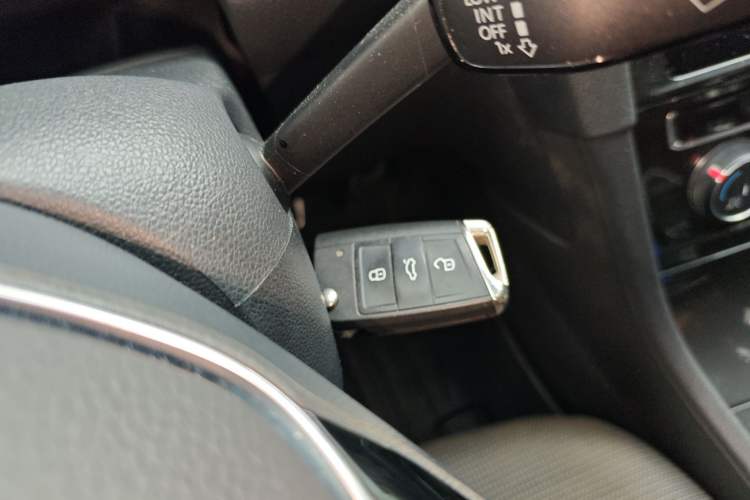 Used Volkswagen Golf 2018 230TSI Manual Comfort Version
