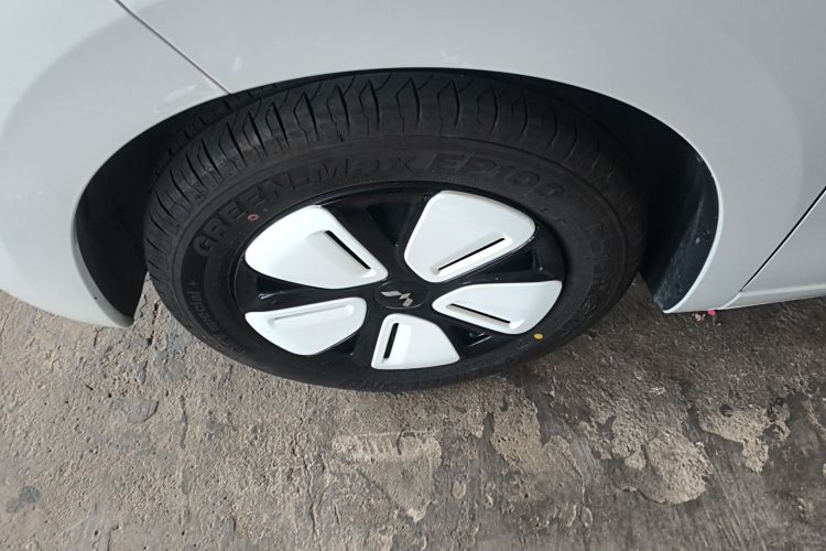 Used Wuling Hongguang MINIEV 2025 Four-Door Version Advanced Edition Left Front Wheel Hub