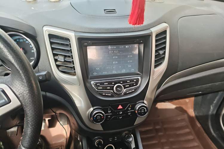 Used Changan CS35 2014 1.6L Manual Luxury Model China IV Standard
