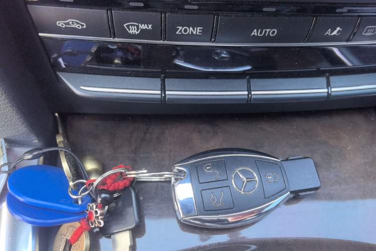 Used Mercedes-Benz E-Class 2015 Facelift E 200 L