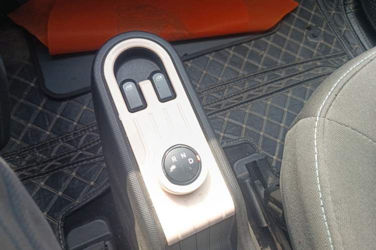 Used Wuling Hongguang MINIEV 2022 Easy Version Lithium-NMC Gear Lever