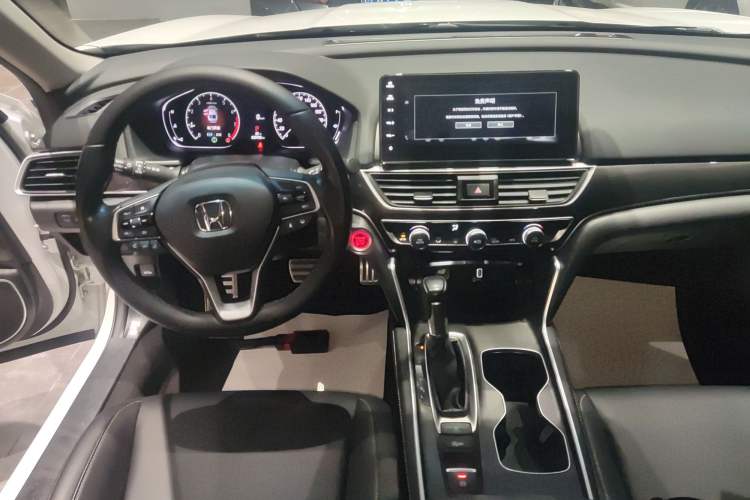 Used Honda Accord 2022 260TURBO Phantom Night · Prestige Edition Audio And AC Panel