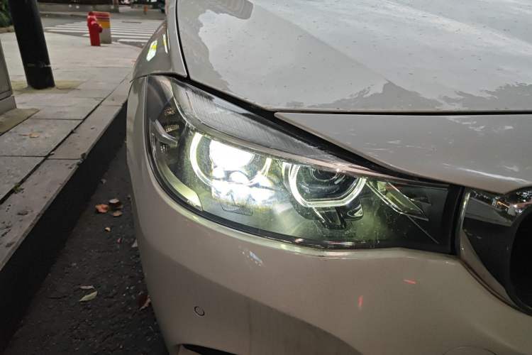 Used BMW 3 Series GT 2020 320i M Sport Package Right Front Headlight