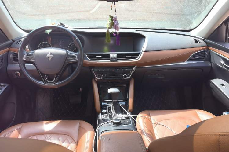 Used BORGWARD BX7 2016 28T Four-Wheel Drive Flagship Version 5 Seats Center Console