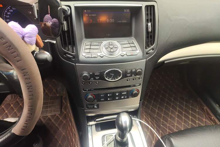 Used Infiniti G Series 2010 G25 Sedan Luxury Sport Edition Audio And AC Panel